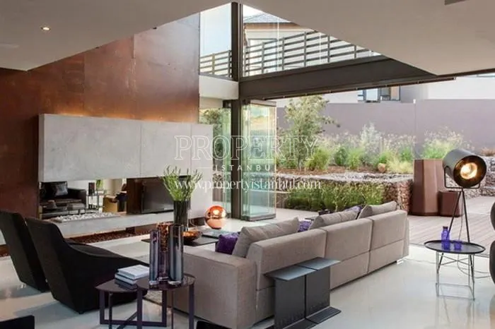 Spacious luxury living room in Ekosilivri