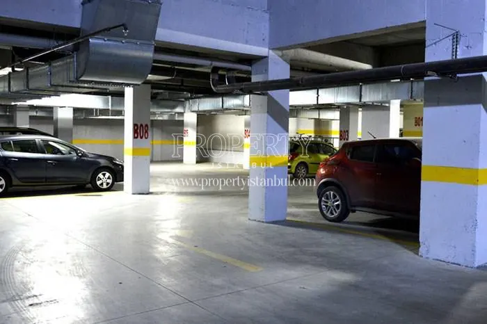 Parking garage in Elitist Park