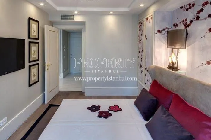 One of the master bedrooms in Elysium Art Sisli
