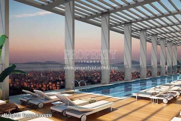 The outdoor swimming pool facing the sea in Emaar Square