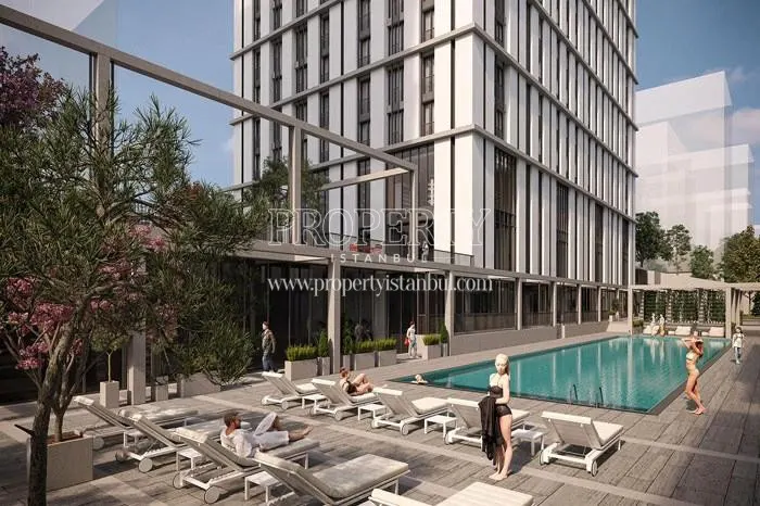 The outdoor swimming pool of Emporia Istanbul