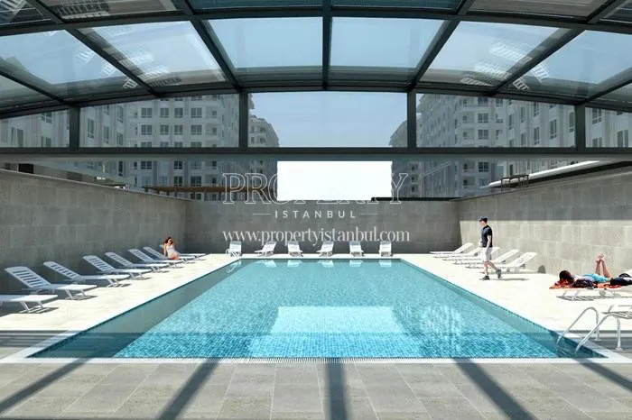The outdoor swimming pool in Evinpark Ada & Tepe Rezidans
