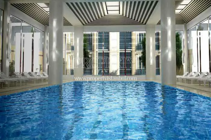 The indoor swimming pool of Evinpark Rezidans Atasehir
