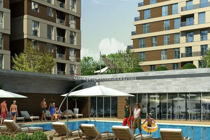 Outdoor swimming pool in Evra Life