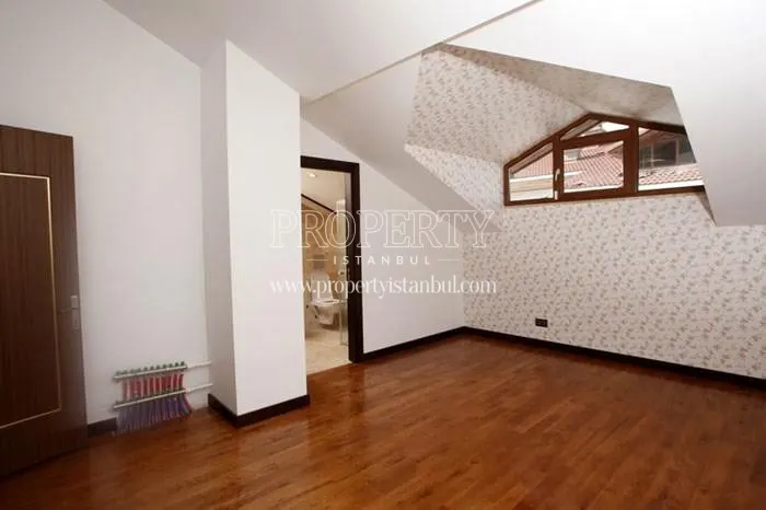 One of the flats in Feronia Evleri