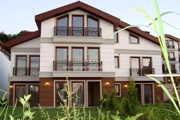 Villas in Feronia Evleri