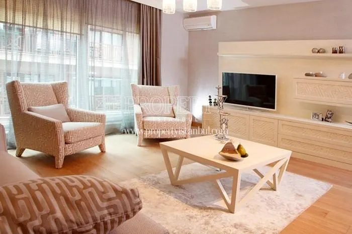 Pink furnished living room in Foresta Sariyer