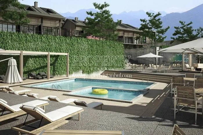 The outdoor swimming pool in Freegarden Polonezkoy