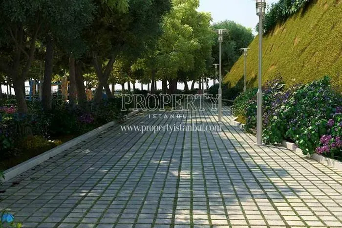 The walking track in the Fullada Maltepe compound