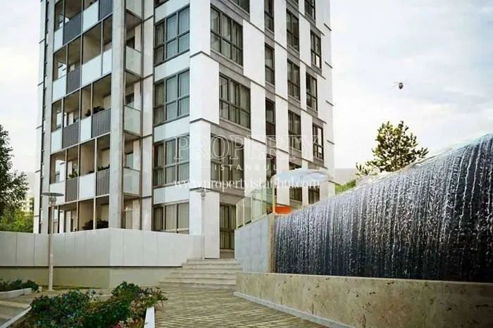 Small waterfall in the Fullada Maltepe compound