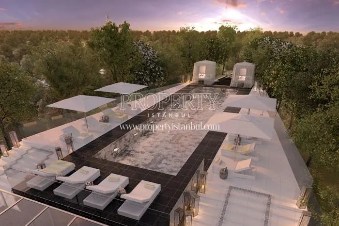 The outdoor swimming pool of G-YOO Inspired by Starck