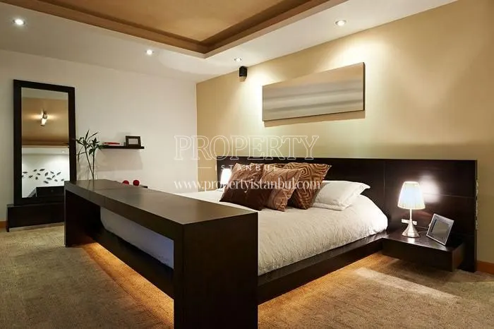 One of the master bedrooms in Garden Hill Bahcelievler