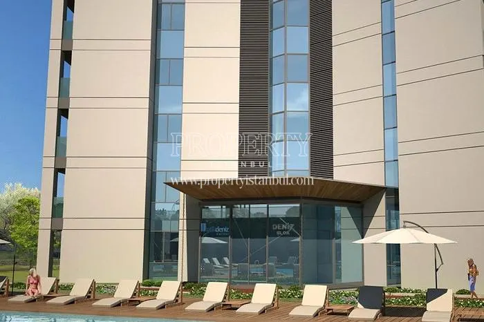 The sunbeds near the outdoor swimming pool in Gokdeniz Kartal