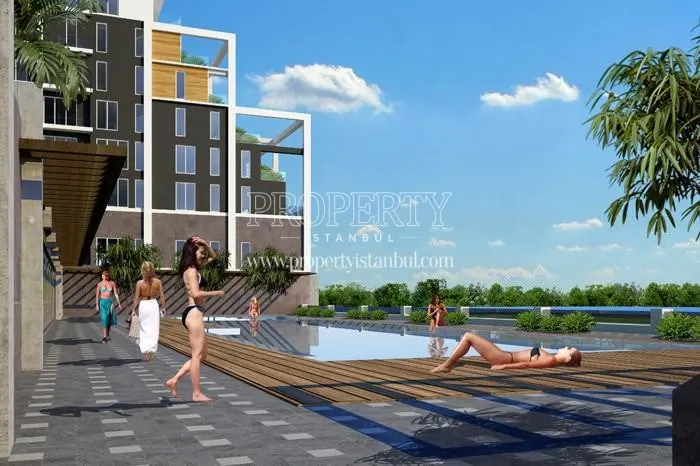 The outdoor swimming pool in the Gulpark Yasam Evleri complex