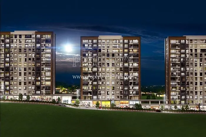 Gulpark Yuvam compound at night