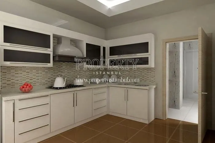 White kitchen in Gunvadi Evleri