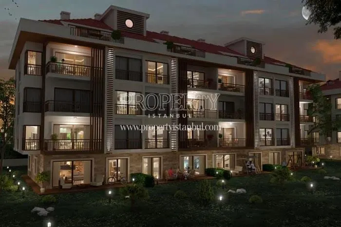 Guverte Evleri buildings at night