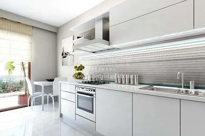 White kitchen in Hane'm Gunesli