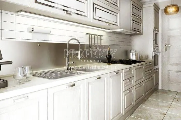 White kitchen in Hayat Residence
