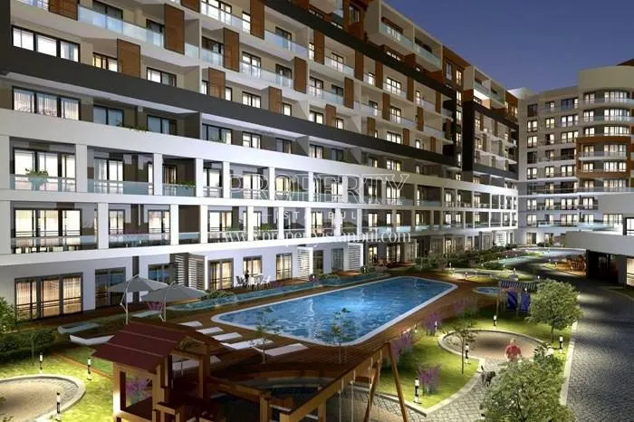 The outdoor swimming pool of Helenium Boutique