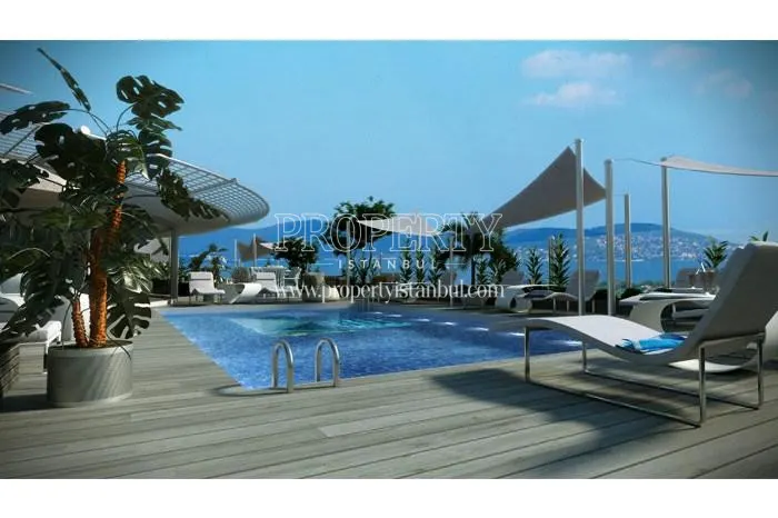The outdoor swimming pool in Hill Kartal