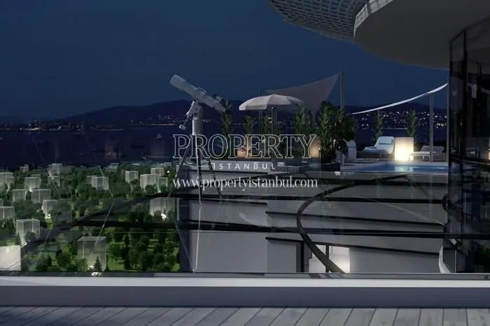 The telescope on the viewing terrace in Hill Kartal