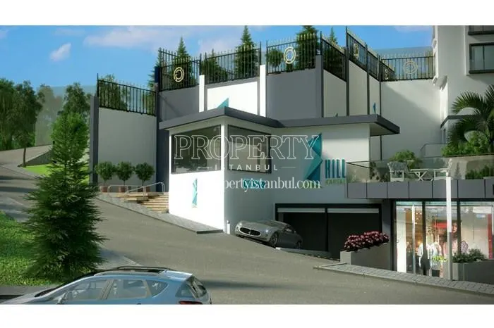 Garage entrance in Hill Kartal