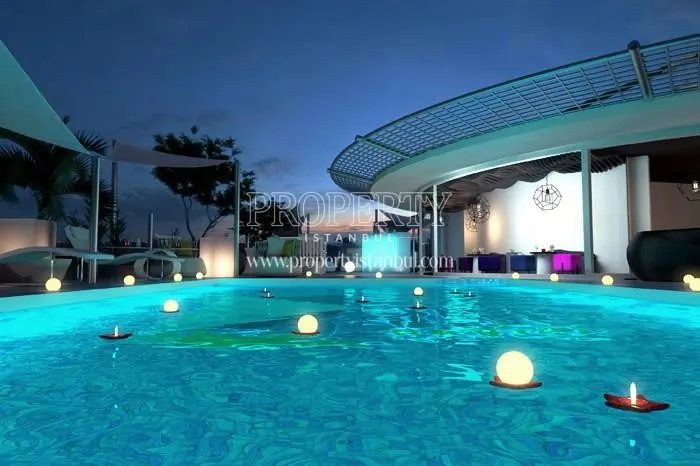 Outdoor swimming pool in Hill Kartal