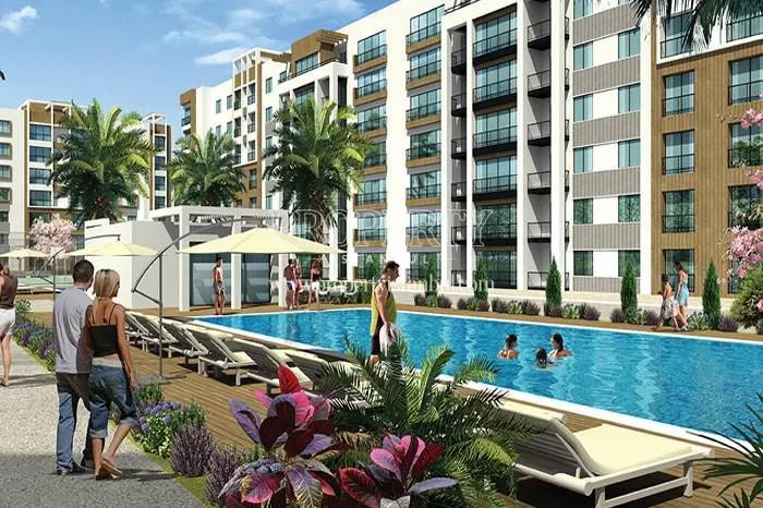 The outdoor swimming pool in the Hobi Extra compound