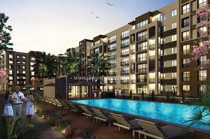 The outdoor swimming pool in the Hobi Extra compound