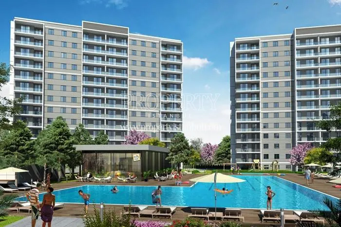 The outdoor swimming pool in Ikinci Ev're
