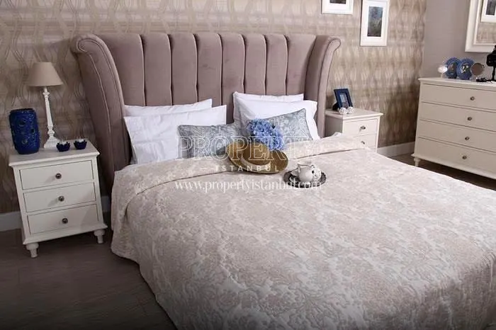Pink master bedroom in Imka Gold
