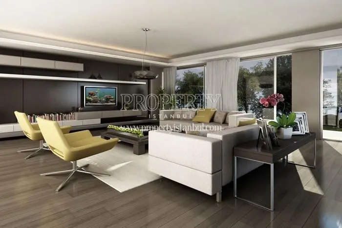 Spacious living room in Isis Park