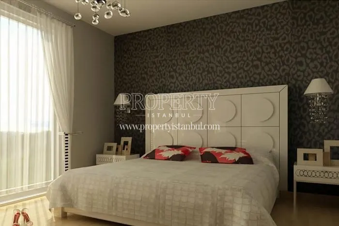 One of the master bedrooms in Isis Park