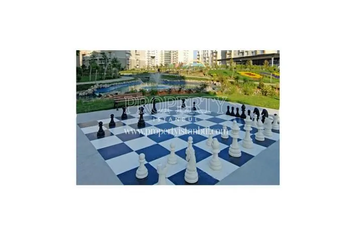 The big chess set in the Ismailoglu Dumankaya Trend garden