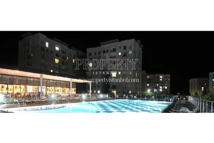 The outdoor swimming pool in Ismailoglu Dumankaya Trend at night