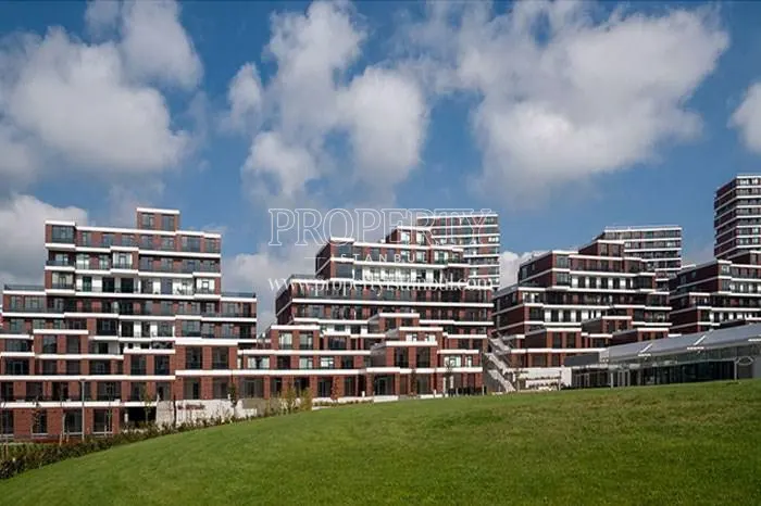 The garden of the Istanbul Lounge complex