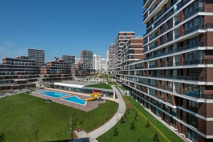 Istanbul Lounge compound
