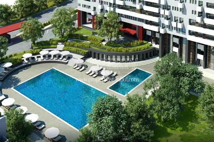 The outdoor swimming pool of the Kartal Wings compound