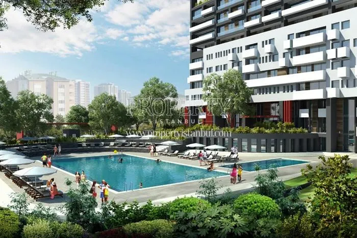 The outdoor swimming pool of Kartal Wings
