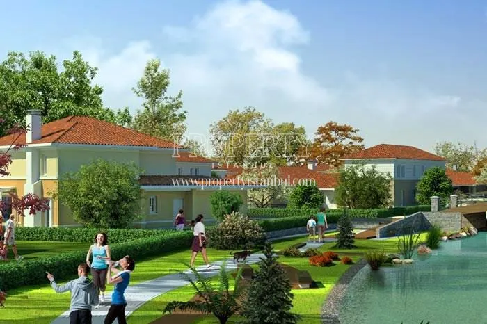 The walking track in the Kasaba 3. Etap garden