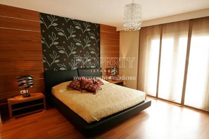 One of the master bedrooms in Kentplus Mimarsinan