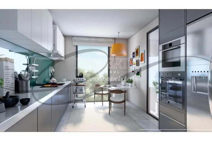 The spacious kitchen in Kosuyolu Konaklari