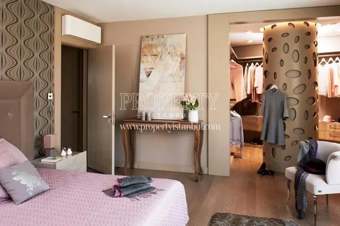 One of the master bedrooms with a dressing room in Kosuyolu Koru Evleri