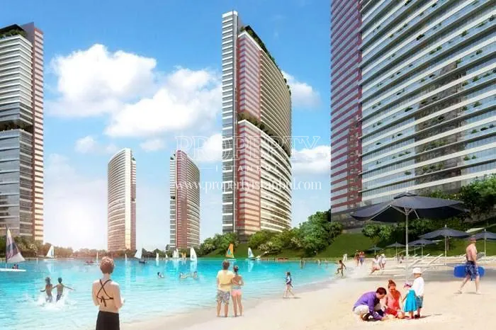 The artificial sea in the Koza Park compound