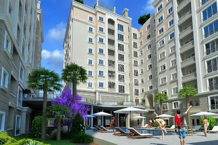 The swimming pool of Life City Suites