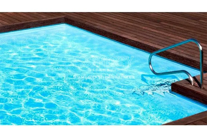 Swimming pool in Lilyum Towers Kartal