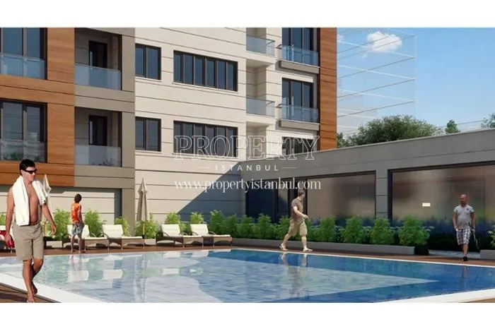 The outdoor swimming pool in Lilyum Towers Kartal