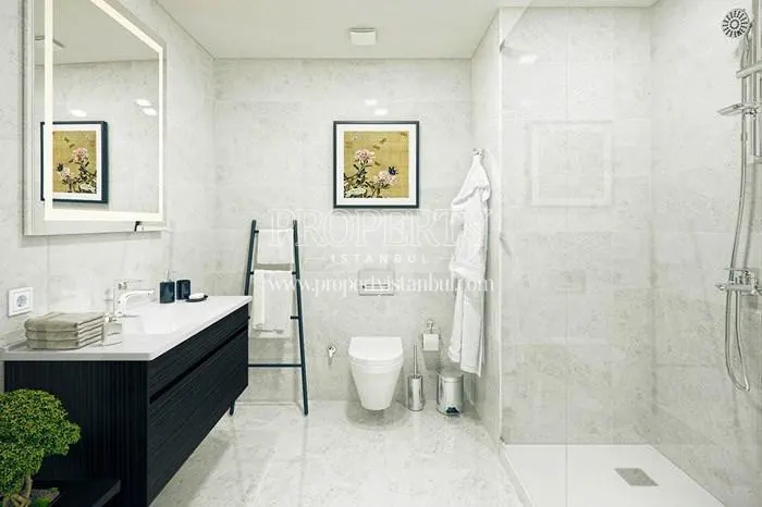 One of the bathrooms in Major Kurtkoy
