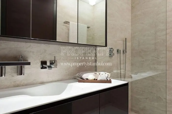 One of the bathrooms in Marina Palas